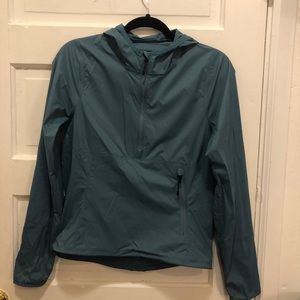 Specialized lightweight wind layer